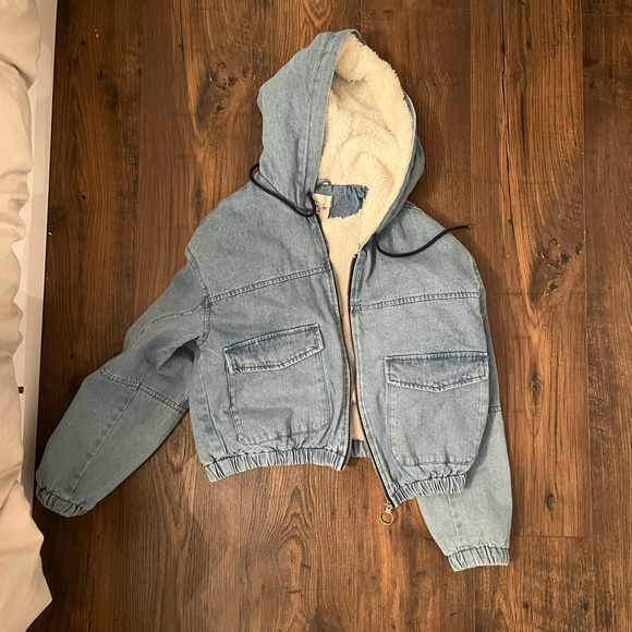Fluffy inside denim jacket - Picture 1 of 3